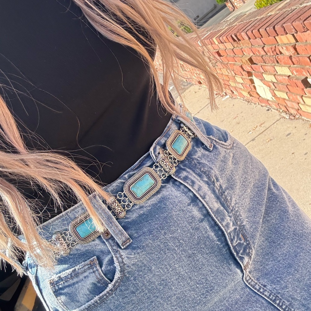 Vintage-Inspired Turquoise Statement Belt - Picture 5 of 6